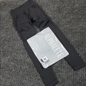 BRAND NEW alphalete leggings.